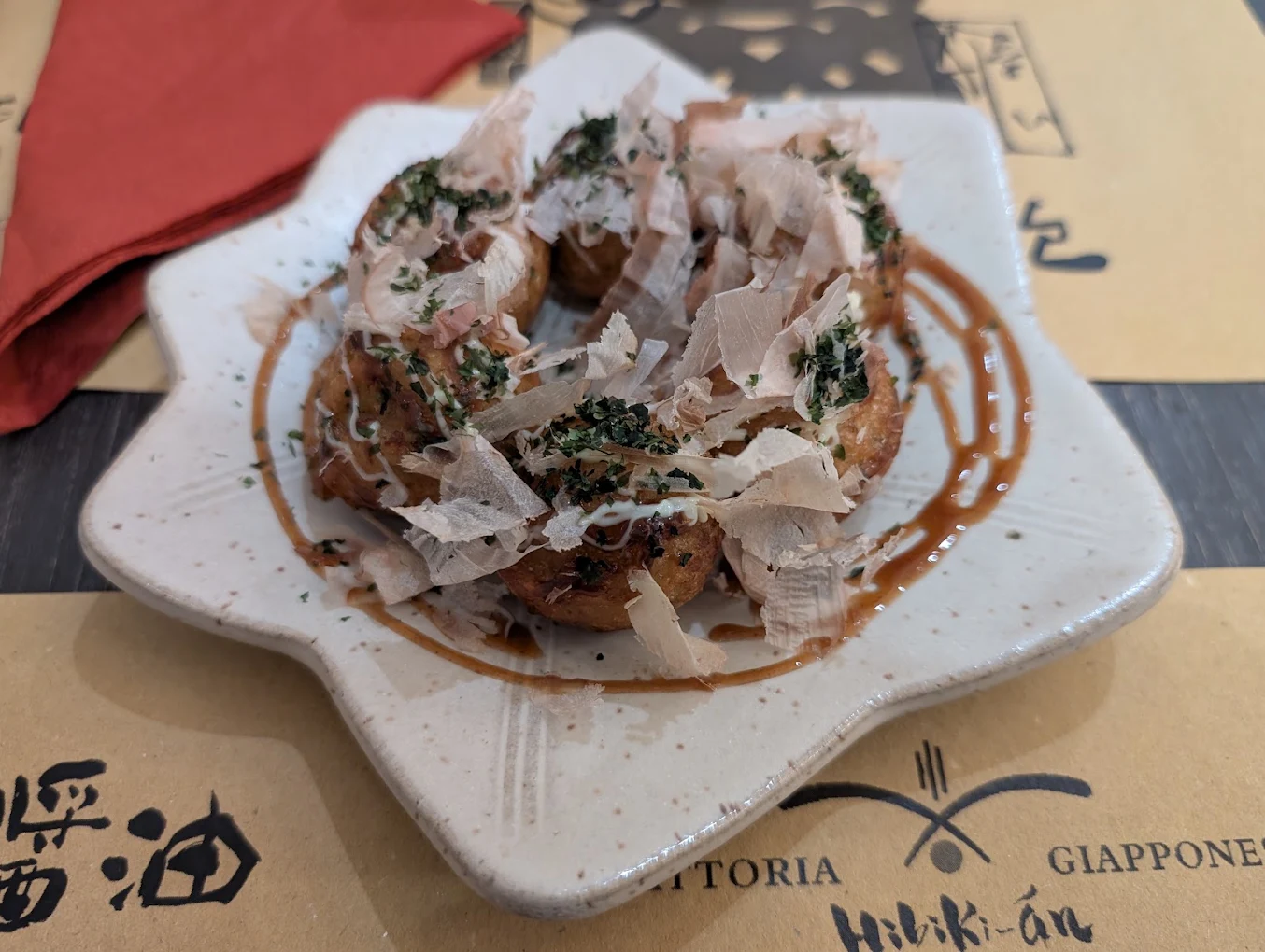 Takoyaki: crocchette di polpo con katsuobushi